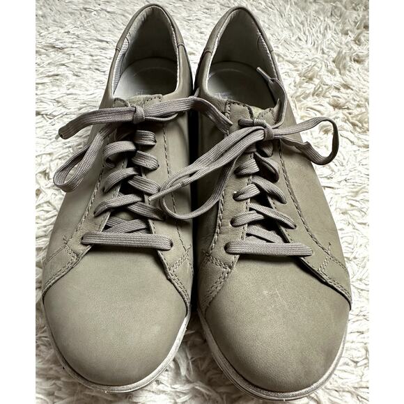 Dansko Women's Taupe Leela Lace Up Sneakers Casual Flat Fashion Sz 41 (10.5/11) - Picture 2 of 8